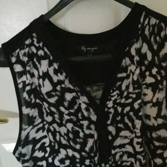 Top - Picture 2 of 4